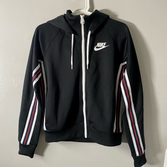 New Nike hoodie - Picture 1 of 4